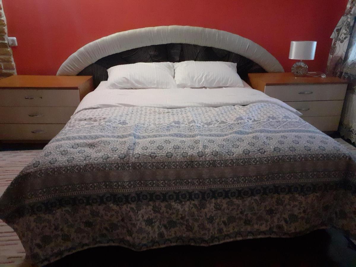 Apartament Central Targu Neamt Eksteriør bilde